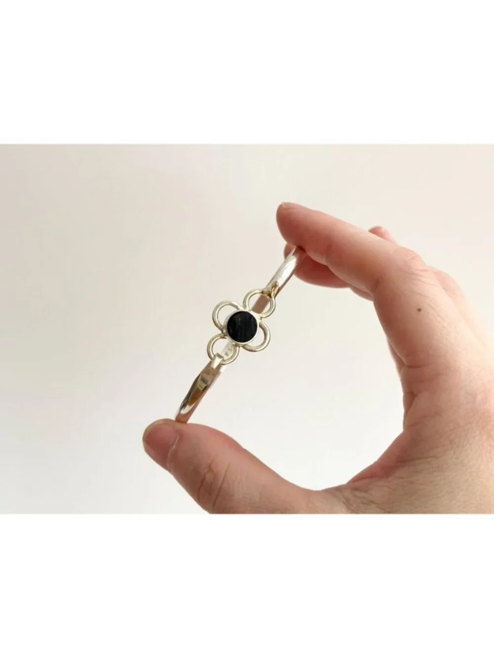 Black Onyx Scalloped Taxco, Mexico Vintage Sterling Silver 925 Bangle Bracelet